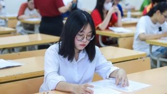 교육훈련부, 소셜 네트워크에서 문학 시험 답안 공개 논란
