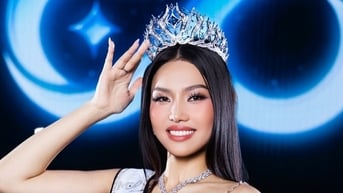 Bà ngoại bị nhầm là mẹ và chuyện hài hước đặc biệt về á hậu Đỗ Cẩm Ly