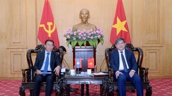 Việt Nam - Lào thúc đẩy hợp tác đào tạo cán bộ và phát triển nguồn nhân lực chất lượng cao