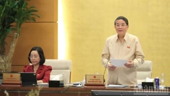 Đề xuất giữ quy định thu thuế tiêu thụ đặc biệt đối với mặt hàng xăng