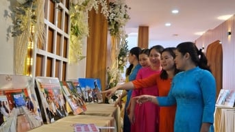 Triển lãm ảnh hưởng ứng Ngày Môi trường thế giới 5/6