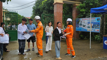 Điện lực Văn Bàn đồng hành với sĩ tử trong kỳ thi vào lớp 10 THPT năm 2025