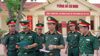 Tư lệnh Quân đoàn 12 kiểm tra Sư đoàn 325