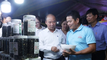Hơn 1.000 sản phẩm OCOP của ba miền quy tụ tại phiên chợ đặc biệt giữa Thủ đô