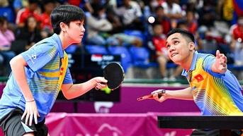 Nhà vô địch bóng bàn quốc gia Đinh Anh Hoàng và các đồng đội được thưởng hơn 1,2 tỉ đồng