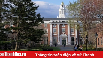 Tổng thống Mỹ ký sắc lệnh hạn chế cấp visa cho sinh viên quốc tế tới Harvard