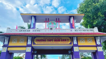 Nhà trường lên tiếng vụ thầy giáo phán ‘Học chi cho lắm rồi cũng đi làm công nhân’