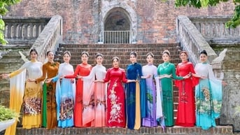 NTK Hương Vải kể chuyện Kinh kỳ - Phố Hiến bằng thời trang