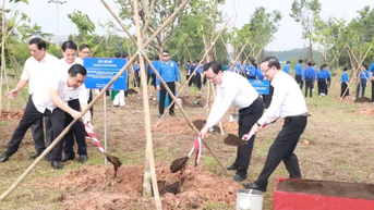 Lễ trồng cây hữu nghị Việt Nam - Trung Quốc năm 2025 tại Bình Dương