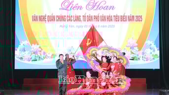 Liên hoan văn nghệ quần chúng các làng, tổ dân phố văn hóa tiêu biểu tỉnh Hưng Yên