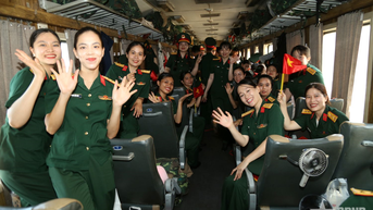 Đà Nẵng: Gặp mặt, động viên, tặng quà lực lượng tham gia nhiệm vụ diễu binh, diễu hành