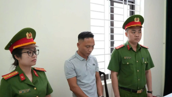 Khởi tố đối tượng buôn bán hơn 2 tấn hàng cấm