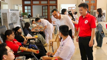 Gần 10 tỷ đồng trợ giúp trong Tháng Nhân đạo