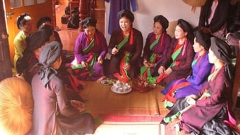 Hơn nửa thế kỷ “truyền lửa” di sản quan họ