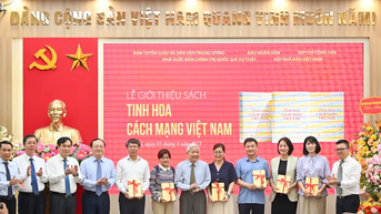 Ra mắt cuốn sách “Tinh hoa cách mạng Việt Nam” của nhà báo lão thành Hà Đăng