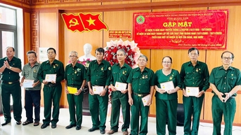 Hội Cựu Thanh niên xung phong huyện Duy Xuyên họp mặt kỷ niệm 75 năm ngày truyền thống