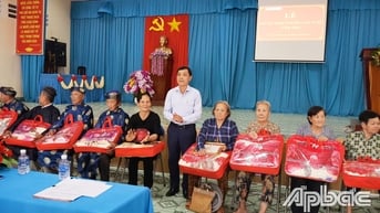 Huyện Chợ Gạo: Quan tâm thực hiện tốt công tác chăm sóc người cao tuổi