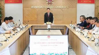Bộ Khoa học và Công nghệ trao quyết định bổ nhiệm lãnh đạo 6 đơn vị