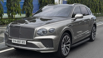 Bentley Bentayga V8 sử dụng 5 năm lăn bánh chỉ 262km