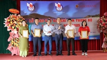 Trao Giải báo chí Nam Trung bộ lần thứ II năm 2025