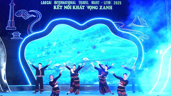 Ấn tượng đêm giao lưu văn nghệ tại Hội chợ Du lịch quốc tế Lào Cai 2025