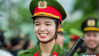 'Bước chân không mỏi' của chiến sĩ công an 2 lần vinh dự sải bước diễu binh