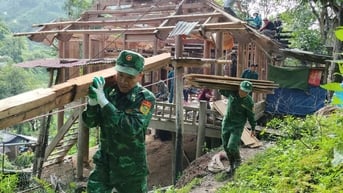 Nhiều hộ dân ở vùng cao Nghệ An tiếp tục phải di dời khẩn cấp khỏi vùng sạt lở