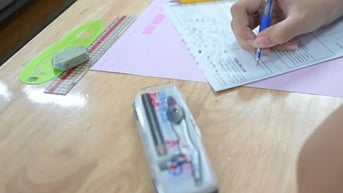 Thí sinh sử dụng thước kẻ có ghi tài liệu bị đình chỉ thi lớp 10
