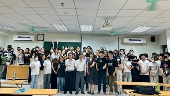 Trang bị pháp lý cho sinh viên thương mại điện tử hội nhập thị trường số