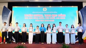 Hơn 500 triệu đồng trao học bổng cho con đoàn viên, người lao động