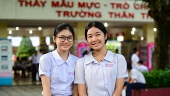 Đề thi Toán lớp 10 TPHCM gọn ghẽ, dễ hiểu, không còn khiến học sinh khóc nức nở