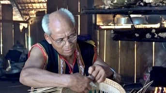 Người Ve gìn giữ bản sắc văn hóa