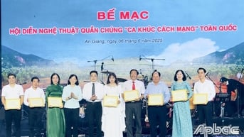 Tiền Giang đoạt Huy chương Vàng toàn đoàn Hội diễn Nghệ thuật quần chúng "Ca khúc cách mạng" toàn quốc năm 2025
