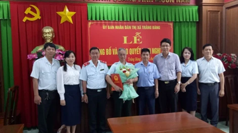 Thị xã Trảng Bàng công bố và trao quyết định nghỉ hưu cho cán bộ