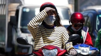 Miền Trung nóng đến 38 độ C, Hà Nội trời oi bức