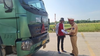 Doanh nghiệp vận tải ký cam kết đảm bảo an toàn giao thông
