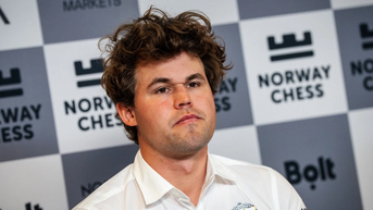 Magnus Carlsen đăng quang siêu giải Na Uy đầy kịch tính