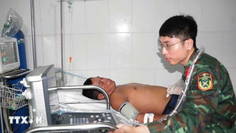 Khánh Hòa: Cấp cứu kịp thời cho ngư dân bị viêm ruột thừa trên biển