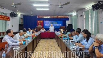 Trao trên 24.000 suất học bổng khuyến học, khuyến tài cho học sinh, sinh viên Sóc Trăng