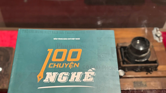 Nhìn lại hành trình phát triển của báo chí cách mạng qua '100 chuyện nghề'