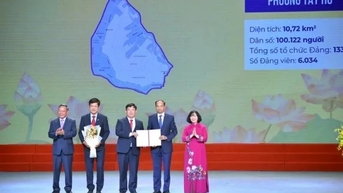 Hà Nội công bố danh sách Bí thư, Chủ tịch Ủy ban nhân dân 126 phường, xã mới