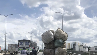 សេចក្តីព្រាងច្បាប់ស្តីពីការប្រើប្រាស់ម៉ូតូ ស្កូតឺរ និងយានជំនិះសម្រាប់អាជីវកម្មដឹកជញ្ជូនអ្នកដំណើរ និងដឹកទំនិញ