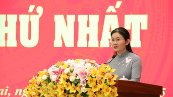 លោកស្រី Ton Ngoc Hanh ជាប្រធានក្រុមប្រឹក្សាប្រជាជនខេត្ត Dong Nai។