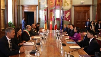 Phó Chủ tịch nước Võ Thị Ánh Xuân gặp Thị trưởng thành phố Roma Roberto Gualtieri