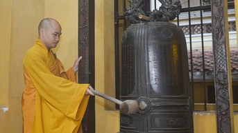 កណ្តឹង និងស្គរប្រវត្តិសាស្ត្រចំនួន ៣ នៅវត្ត Quan Su