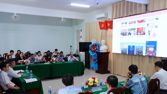 កាសែត Dak Nong ជួបជាមួយមន្ត្រី និងនិយោជិតអំពីការរៀបចំការរួមបញ្ចូលគ្នា