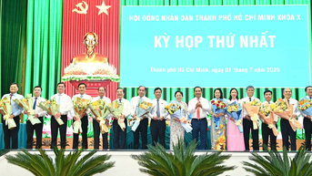 Chủ tịch UBND TPHCM bổ nhiệm 14 Giám đốc, Trưởng các sở, ngành