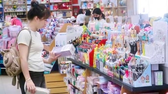 Sôi động thị trường sách giáo khoa, đồ dùng học tập