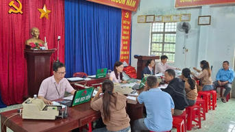 Phòng Giao dịch Chư Pưh tổ chức các phiên giao dịch đầu tiên sau sáp nhập