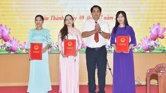 ឃុំចូវថាញ់បានប្រកាសសេចក្តីសម្រេចប្តូរឈ្មោះសាលាចំនួន១៦។